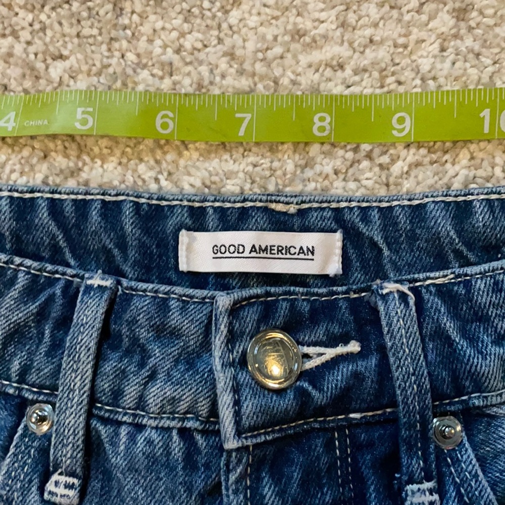 Good American jean shorts 2/25